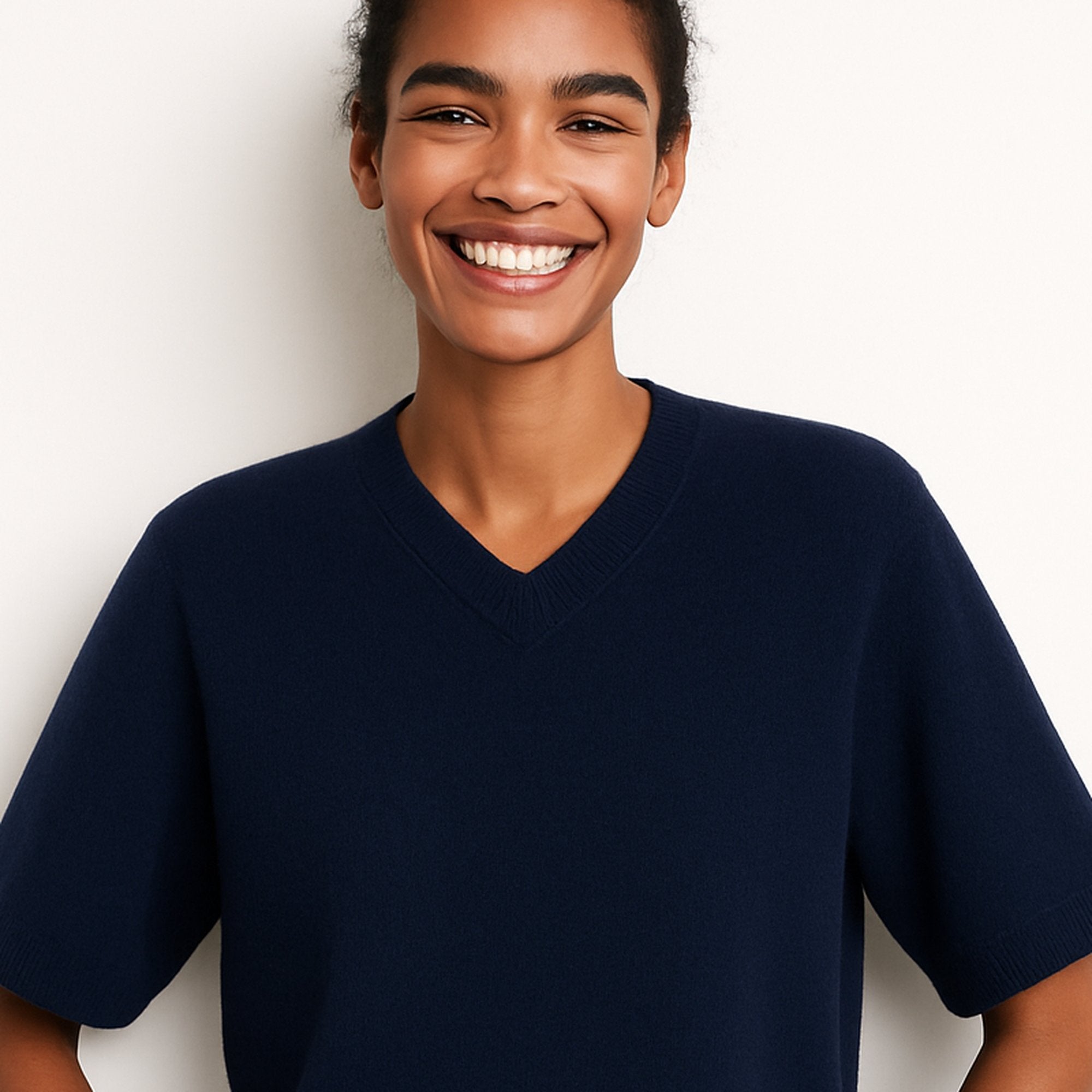 Luca Tee — V-Neck (Blu Notte)